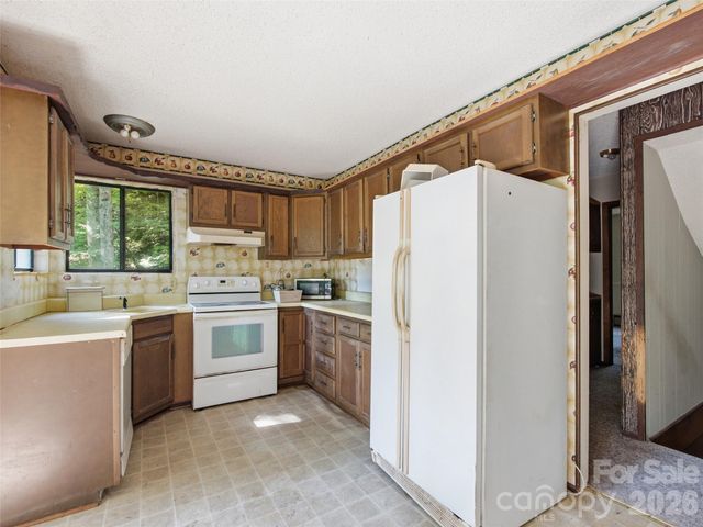 151 Tiger Lily Lane, Waynesville, NC 28786