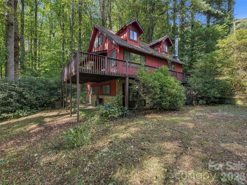 151 Tiger Lily Lane, Waynesville, NC 28786