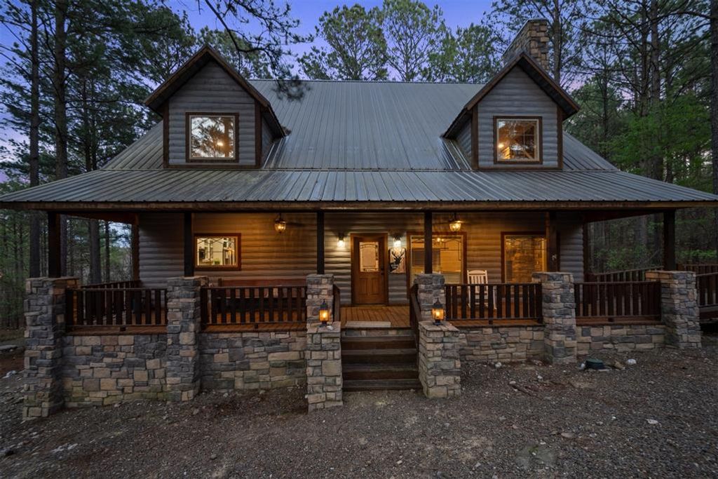 Image 1 of property listing at 109 Mountain Pine Trail, Broken Bow, OK 74728
