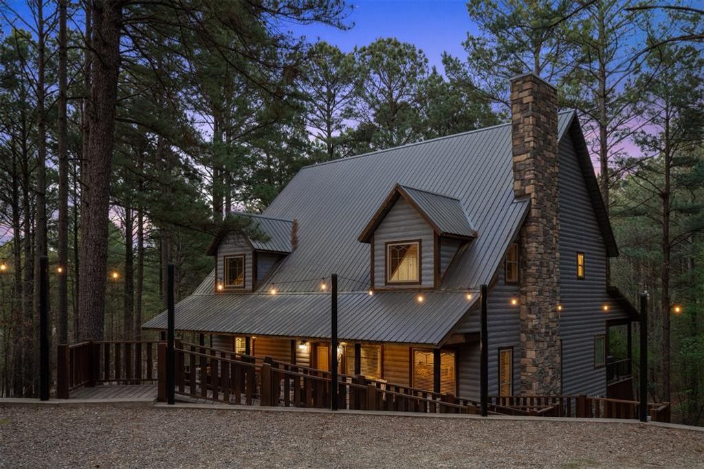 Image 2 of property listing at 109 Mountain Pine Trail, Broken Bow, OK 74728