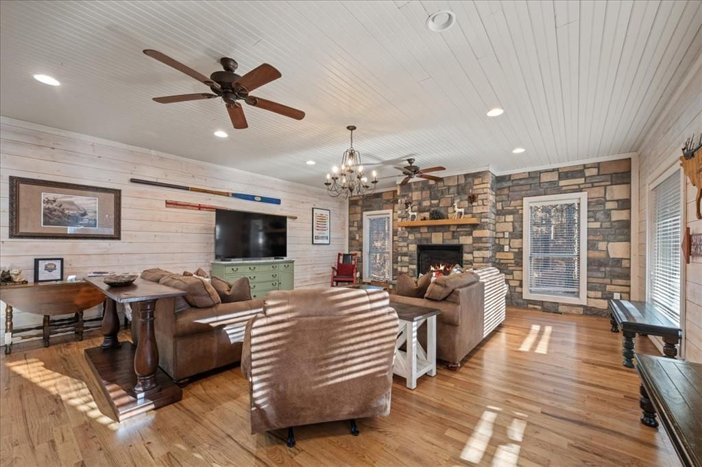 Image 13 of property listing at 109 Mountain Pine Trail, Broken Bow, OK 74728