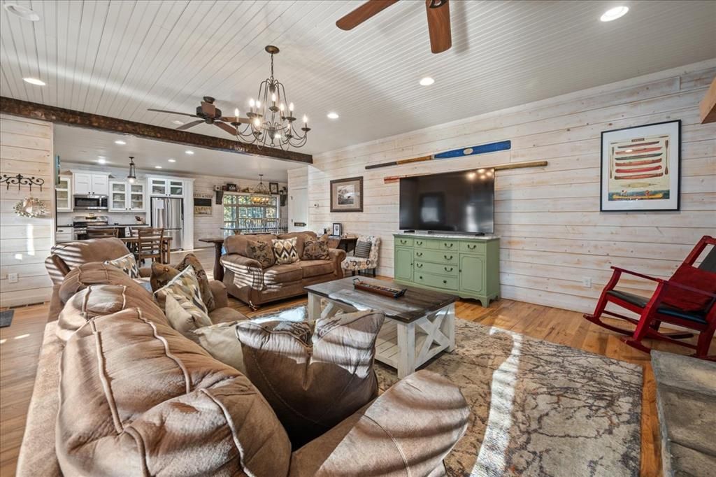 Image 14 of property listing at 109 Mountain Pine Trail, Broken Bow, OK 74728