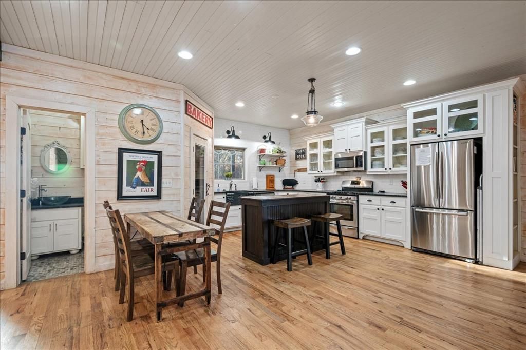 Image 16 of property listing at 109 Mountain Pine Trail, Broken Bow, OK 74728