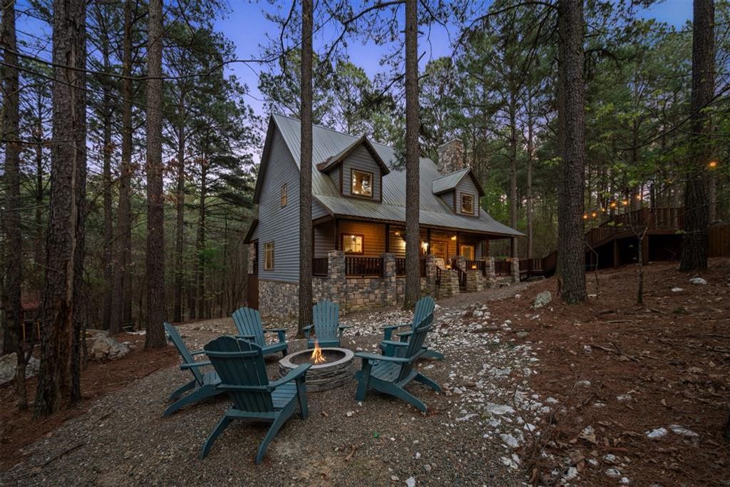 Image 3 of property listing at 109 Mountain Pine Trail, Broken Bow, OK 74728