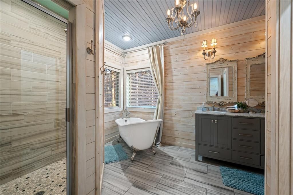 Image 30 of property listing at 109 Mountain Pine Trail, Broken Bow, OK 74728