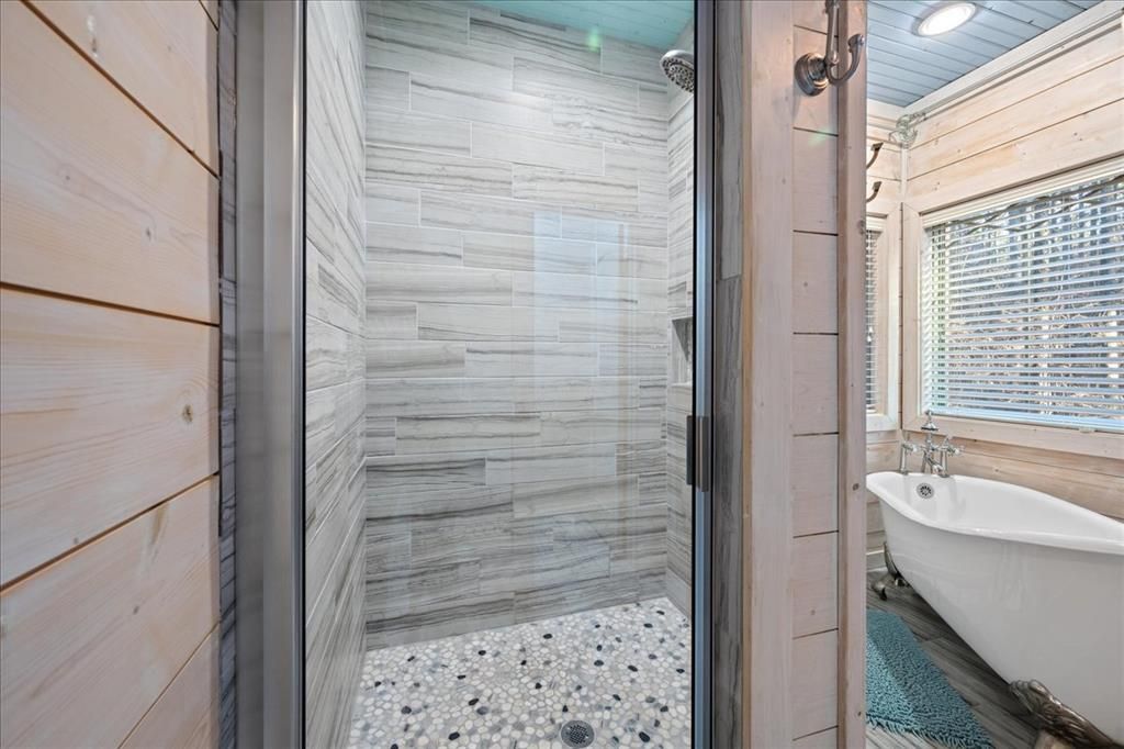 Image 31 of property listing at 109 Mountain Pine Trail, Broken Bow, OK 74728