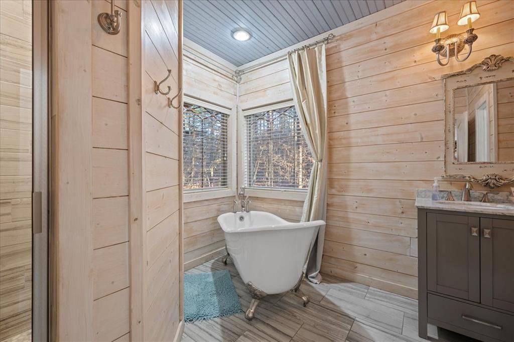 Image 32 of property listing at 109 Mountain Pine Trail, Broken Bow, OK 74728