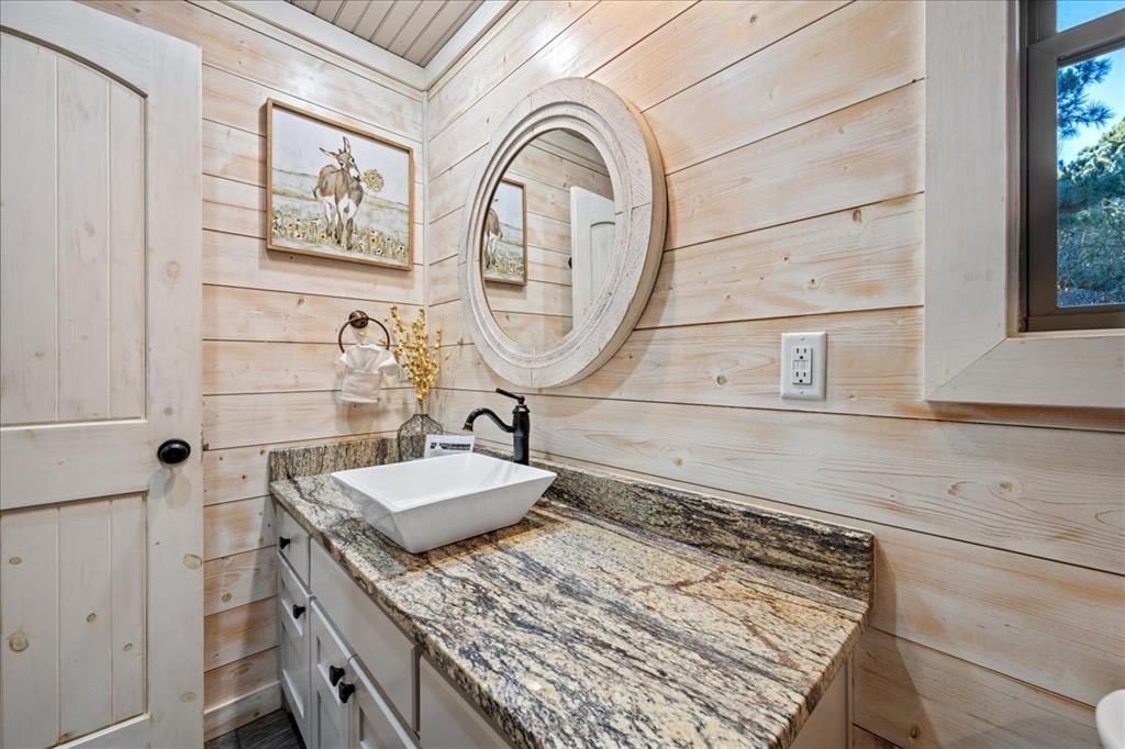 Image 39 of property listing at 109 Mountain Pine Trail, Broken Bow, OK 74728