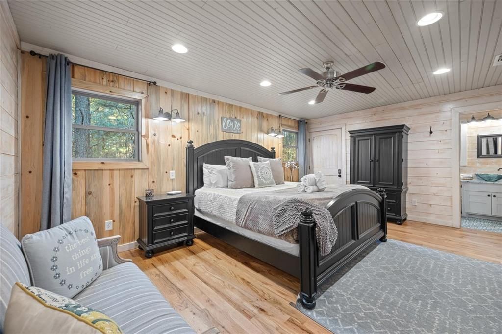 Image 40 of property listing at 109 Mountain Pine Trail, Broken Bow, OK 74728