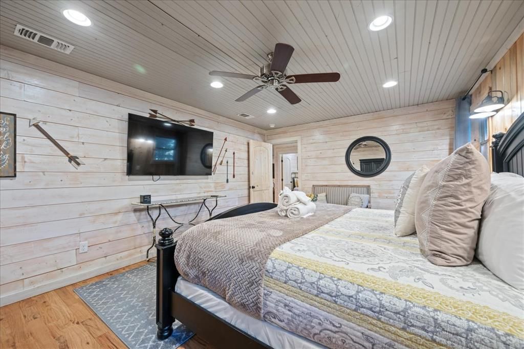 Image 41 of property listing at 109 Mountain Pine Trail, Broken Bow, OK 74728