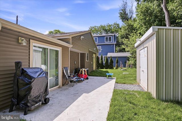 225 S PARK RD, Sanatoga, PA 19464