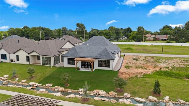 1224 N 72nd Street, Broken Arrow, OK 74014
