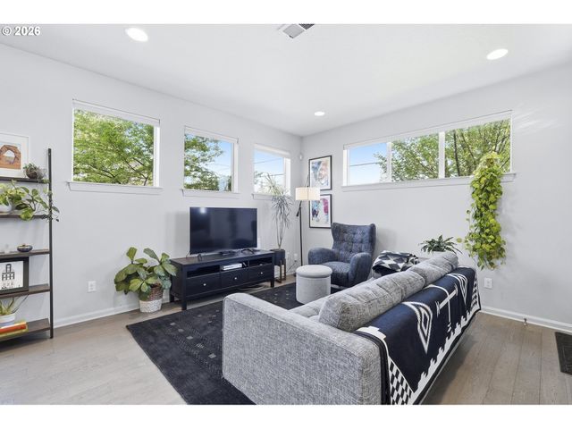 4748 N HUNT St, Portland, OR 97203