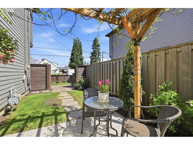 4748 N HUNT St, Portland, OR 97203