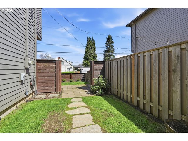 4748 N HUNT St, Portland, OR 97203