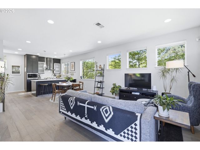 4748 N HUNT St, Portland, OR 97203