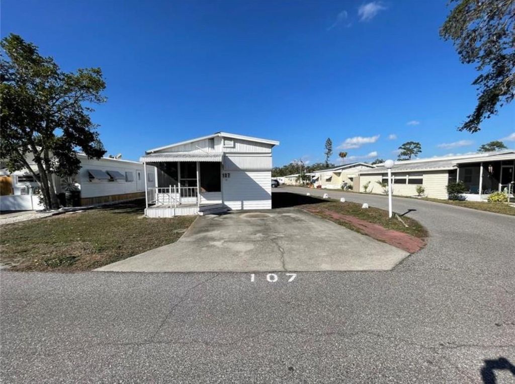 Image 1 of property listing at 3275 26TH AVENUE E 107, Bradenton, FL 34208