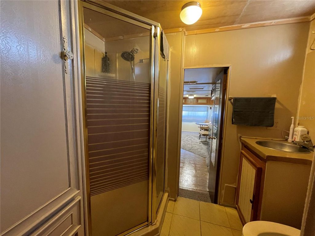 Image 13 of property listing at 3275 26TH AVENUE E 107, Bradenton, FL 34208