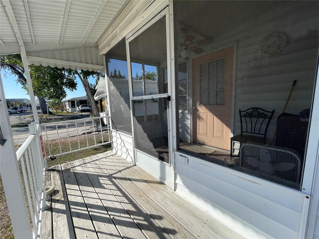 Image 15 of property listing at 3275 26TH AVENUE E 107, Bradenton, FL 34208