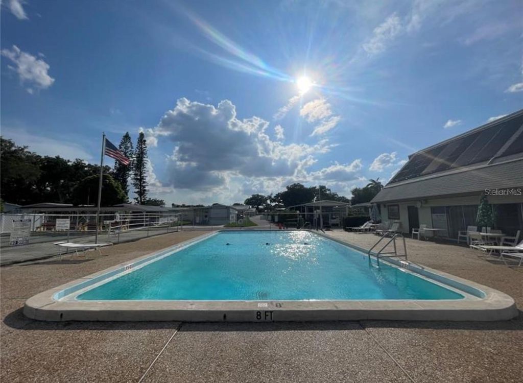 Image 3 of property listing at 3275 26TH AVENUE E 107, Bradenton, FL 34208