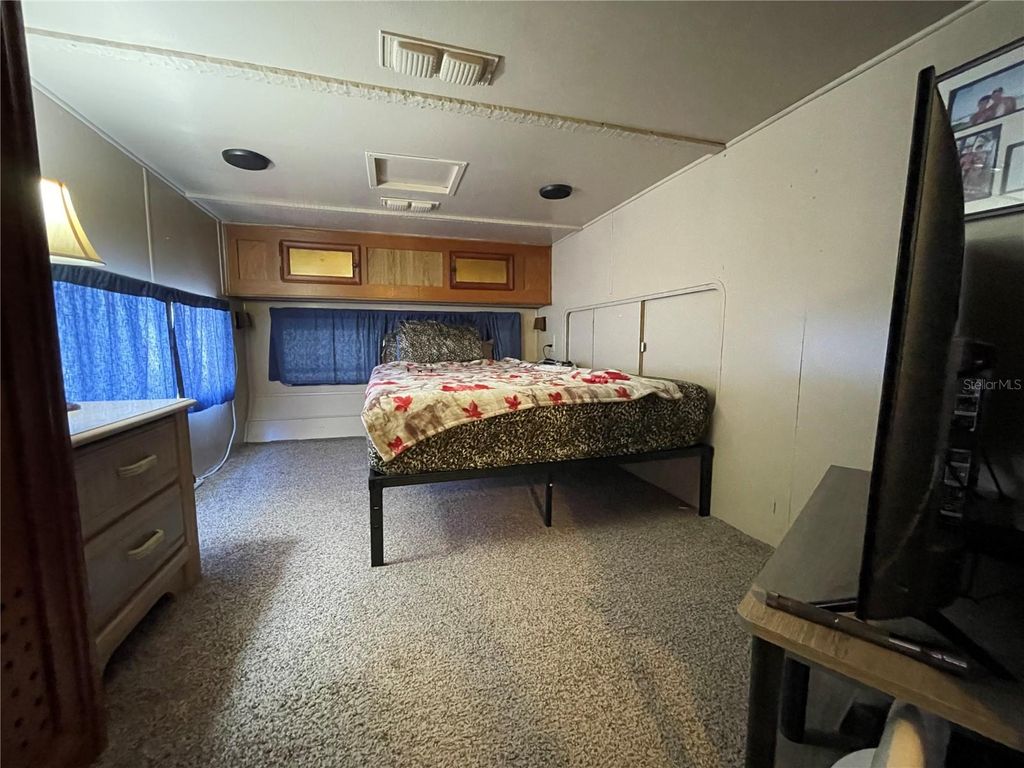 Image 9 of property listing at 3275 26TH AVENUE E 107, Bradenton, FL 34208