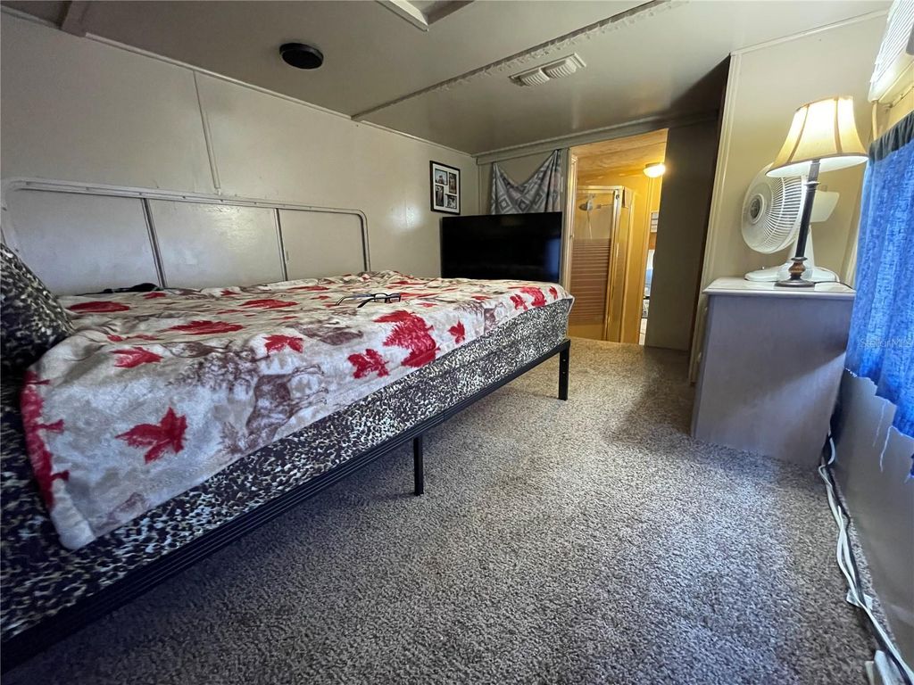 Image 10 of property listing at 3275 26TH AVENUE E 107, Bradenton, FL 34208