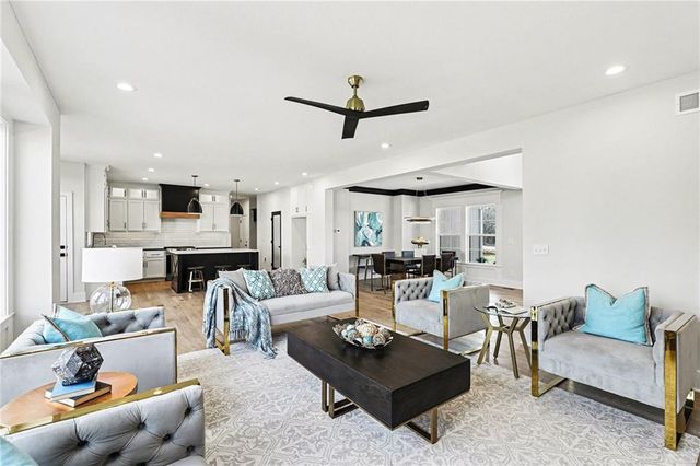 3221 SW Saddlebred Terrace, Lee's Summit, MO 64082