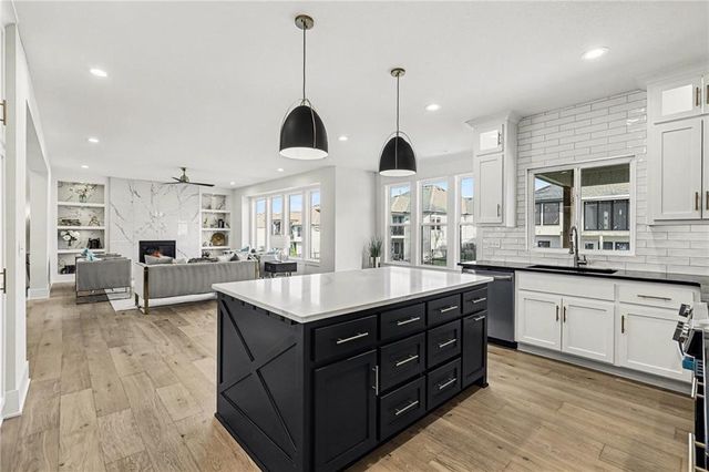 3221 SW Saddlebred Terrace, Lee's Summit, MO 64082