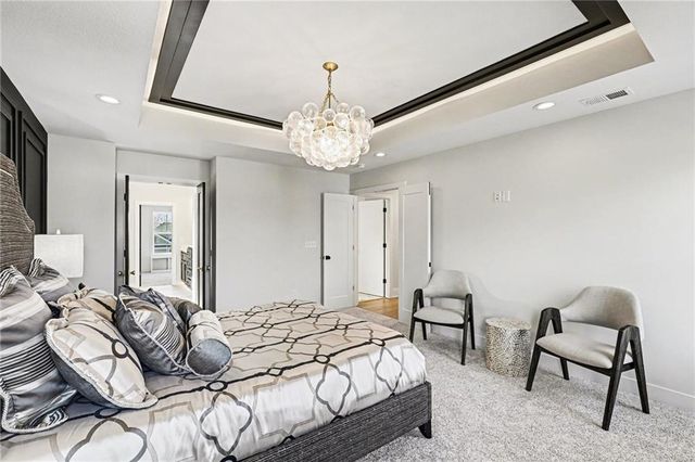 3221 SW Saddlebred Terrace, Lee's Summit, MO 64082