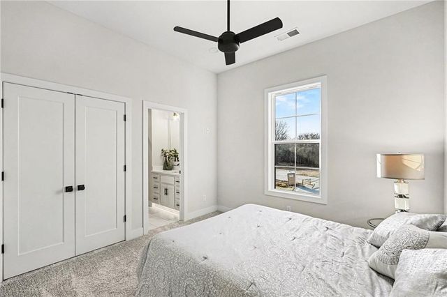 3221 SW Saddlebred Terrace, Lee's Summit, MO 64082