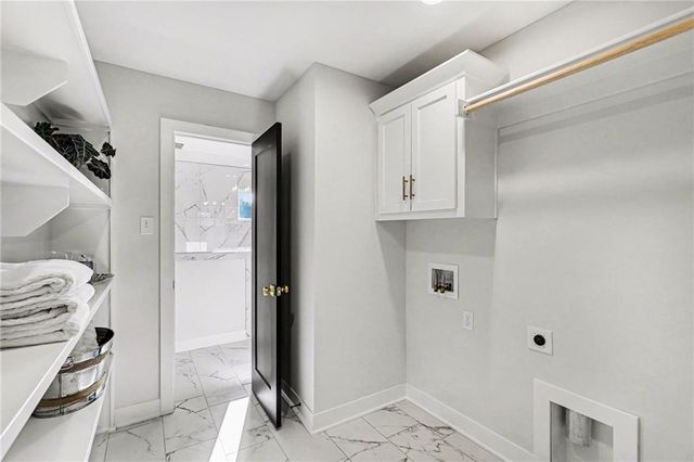 3221 SW Saddlebred Terrace, Lee's Summit, MO 64082