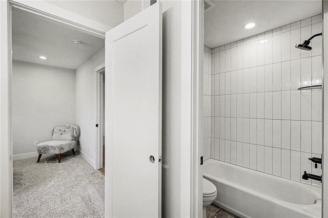 3221 SW Saddlebred Terrace, Lee's Summit, MO 64082