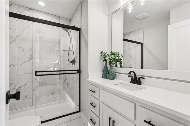 3221 SW Saddlebred Terrace, Lee's Summit, MO 64082