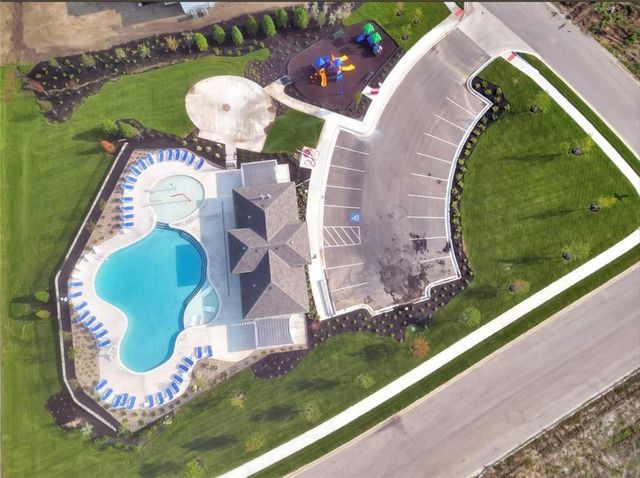 3221 SW Saddlebred Terrace, Lee's Summit, MO 64082