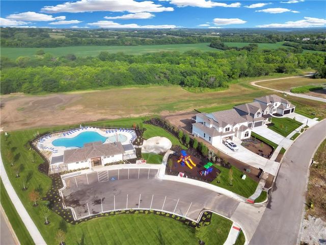 3221 SW Saddlebred Terrace, Lee's Summit, MO 64082