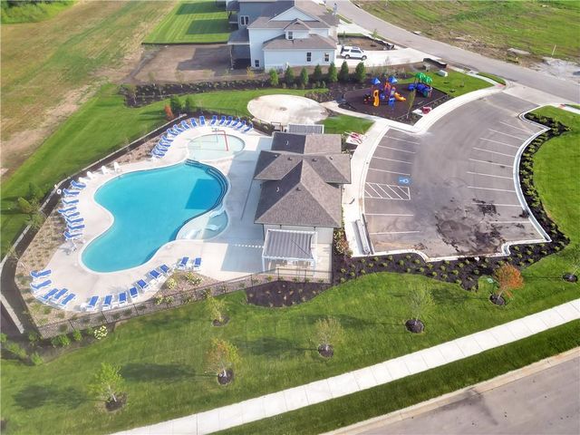 3221 SW Saddlebred Terrace, Lee's Summit, MO 64082