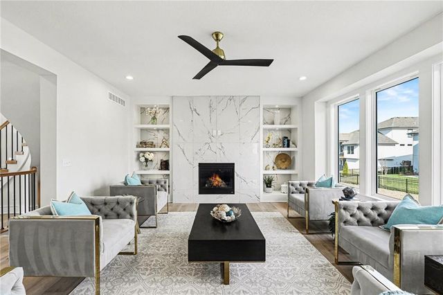 3221 SW Saddlebred Terrace, Lee's Summit, MO 64082