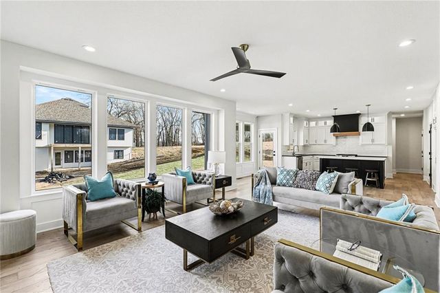 3221 SW Saddlebred Terrace, Lee's Summit, MO 64082