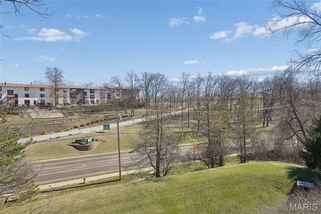 1396 Parkview Estates Drive, Ellisville, MO 63021