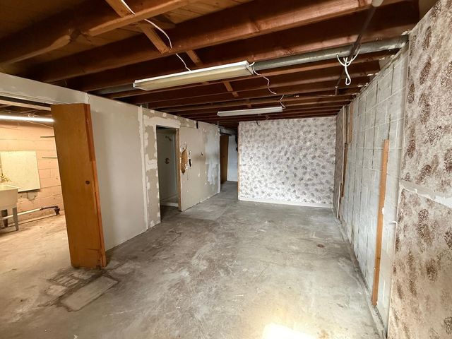 9242 5th Street NE, Blaine, MN 55434