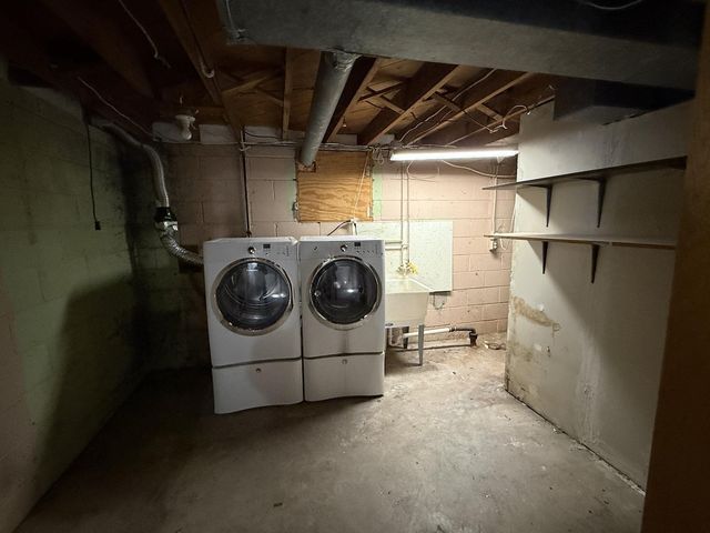 9242 5th Street NE, Blaine, MN 55434