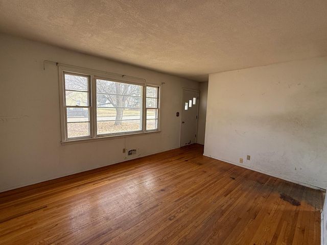 9242 5th Street NE, Blaine, MN 55434