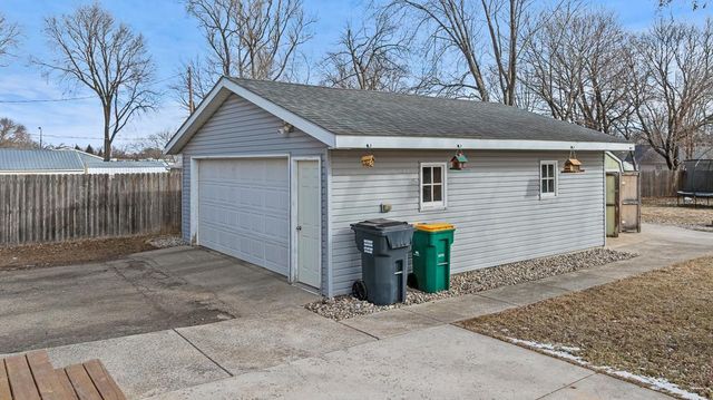 409 S 2nd Street, Marshall, MN 56258