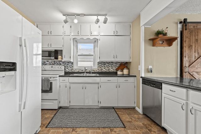 409 S 2nd Street, Marshall, MN 56258