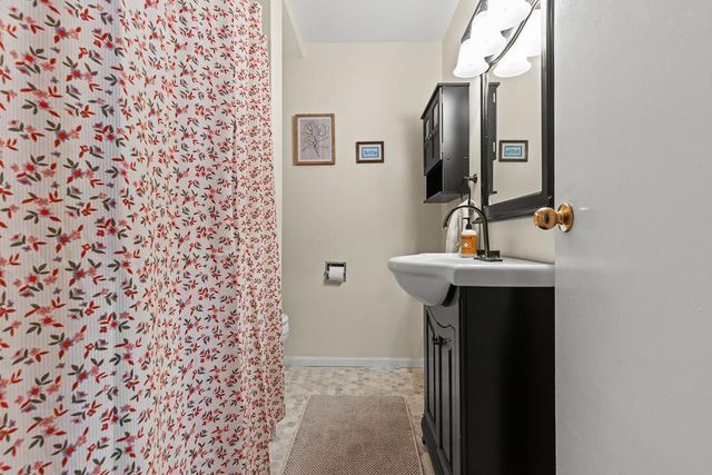 409 S 2nd Street, Marshall, MN 56258