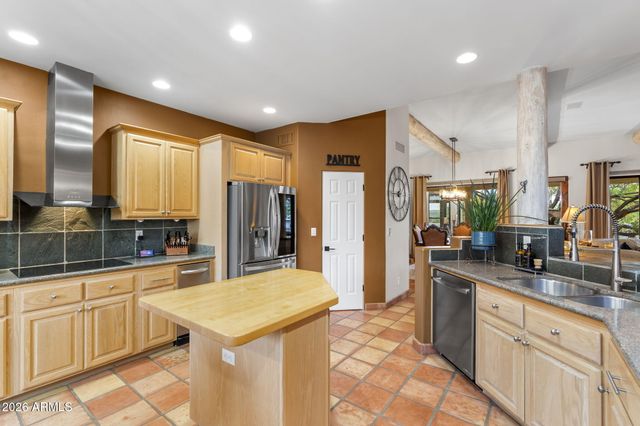 6337 E WINDSTONE Trail, Cave Creek, AZ 85331