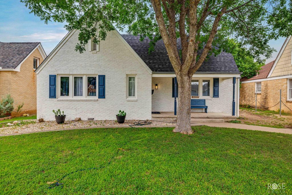 Image 1 of property listing at 2209 Waco Street, San Angelo, TX 76901