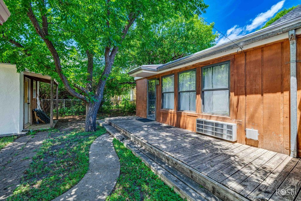 Image 32 of property listing at 2209 Waco Street, San Angelo, TX 76901