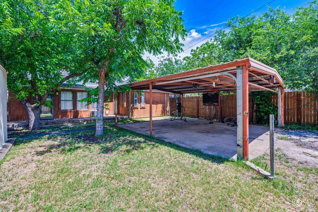 Image 34 of property listing at 2209 Waco Street, San Angelo, TX 76901