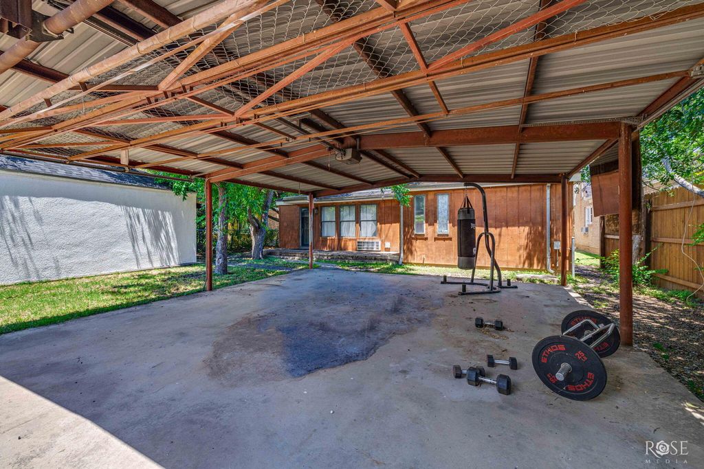 Image 35 of property listing at 2209 Waco Street, San Angelo, TX 76901